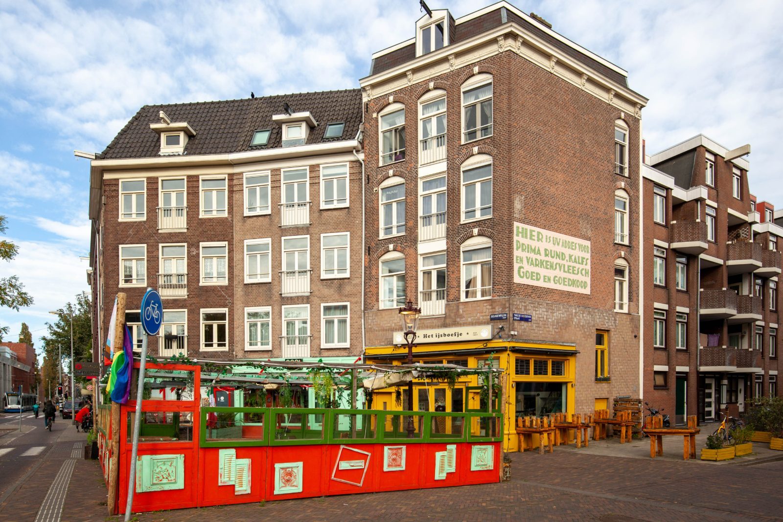 Café Het IJsboefje on the Beukenplein